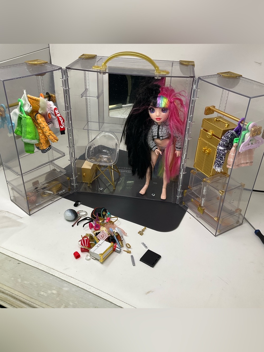 Rainbow High Deluxe Fashion Closet and doll